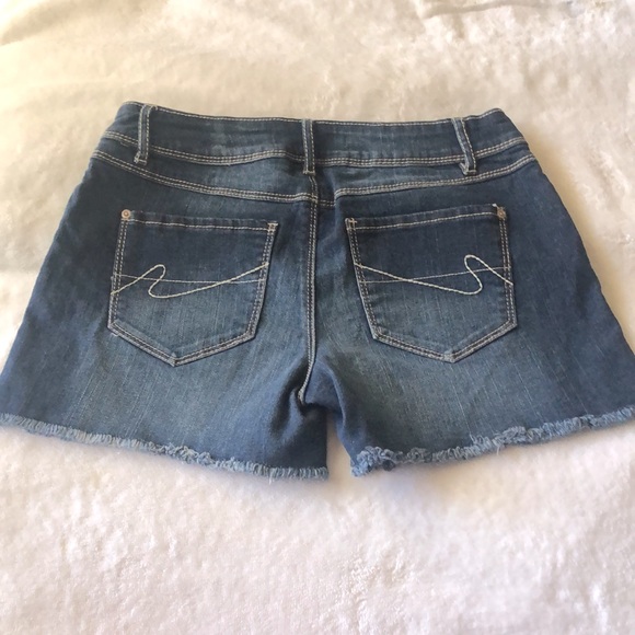 EST 1948 Denim Shorts - Picture 4 of 11